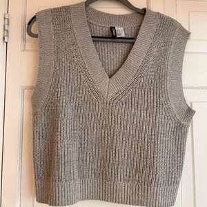 HM gray vest